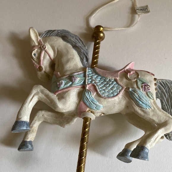 Midwest Imports vintage carousel horse tree ornament. - Picture 5 of 10